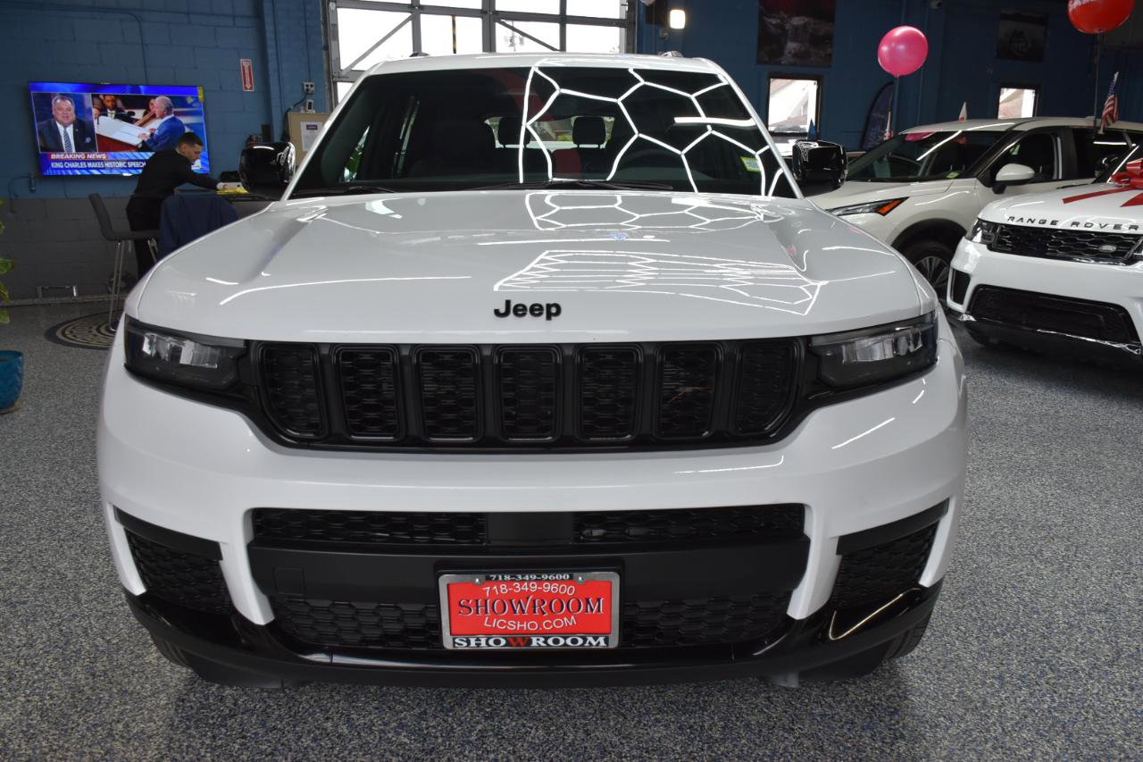 Used 2024 Jeep Grand Cherokee L Laredo AWD/4WD image 12