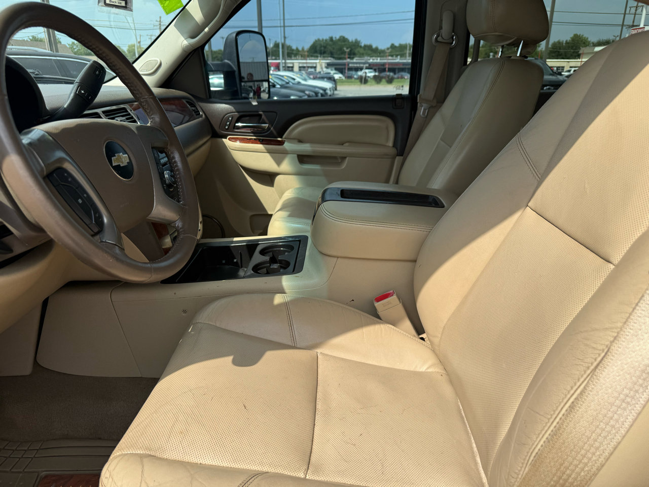 Used 2014 Chevrolet Silverado 2500 LTZ w/ LTZ Plus Package image 11