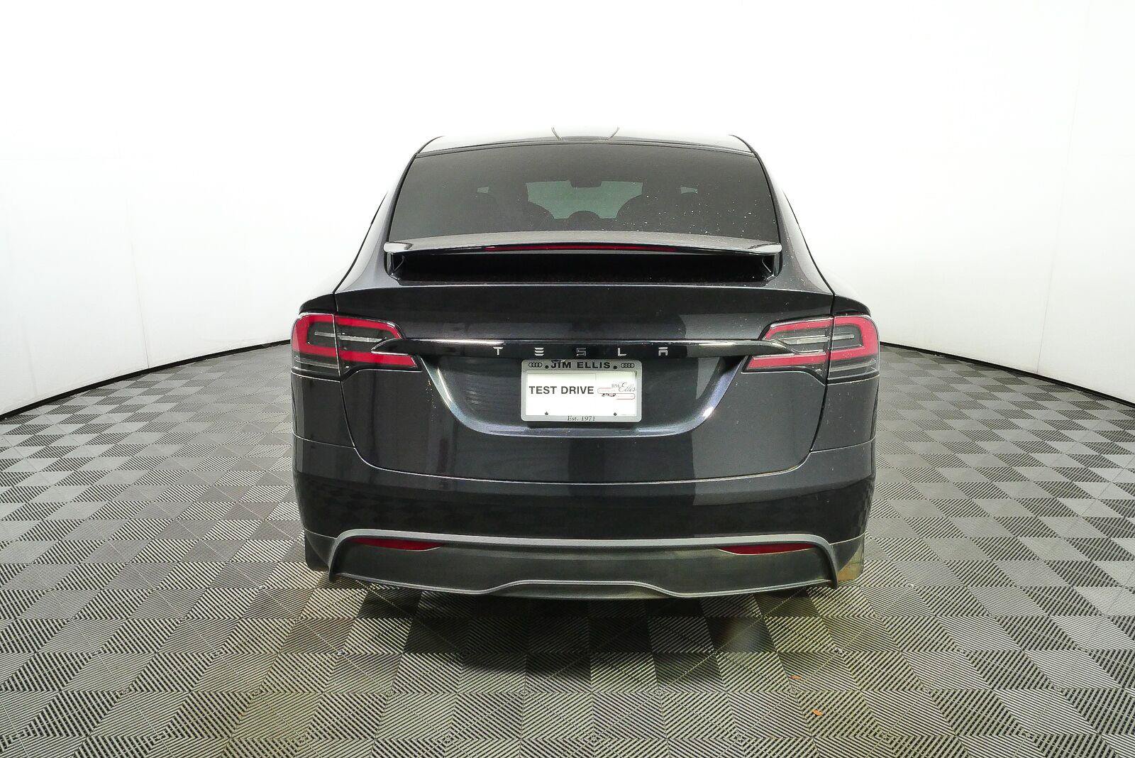 Used 2025 Tesla Model X AWD/4WD image 30