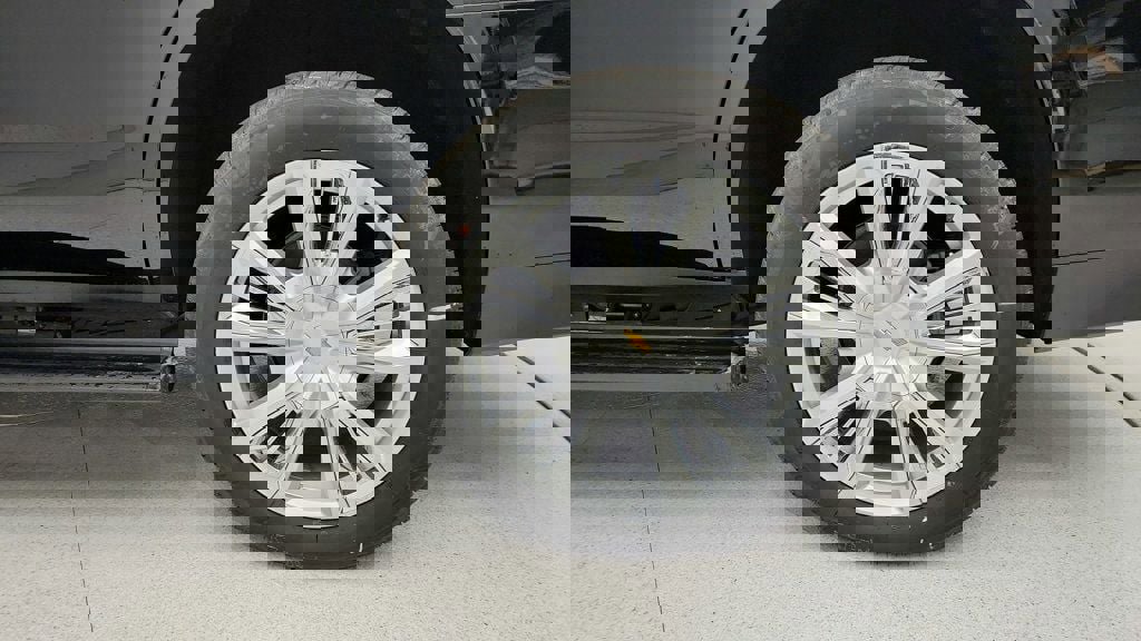 Used 2024 Chevrolet Tahoe High Country w/ Advanced Technology Package image 9