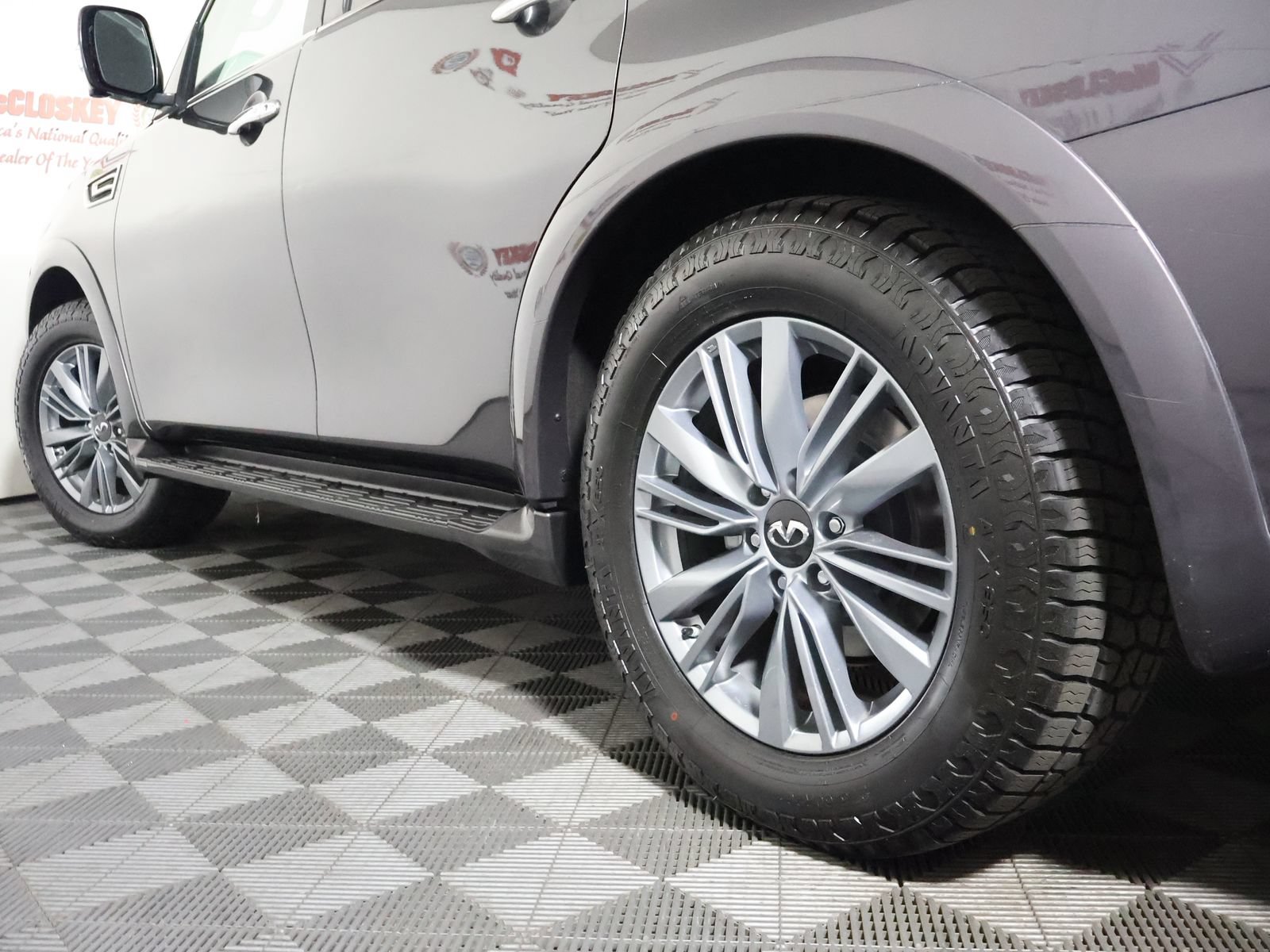 Used 2024 INFINITI QX80 Luxe AWD/4WD image 15