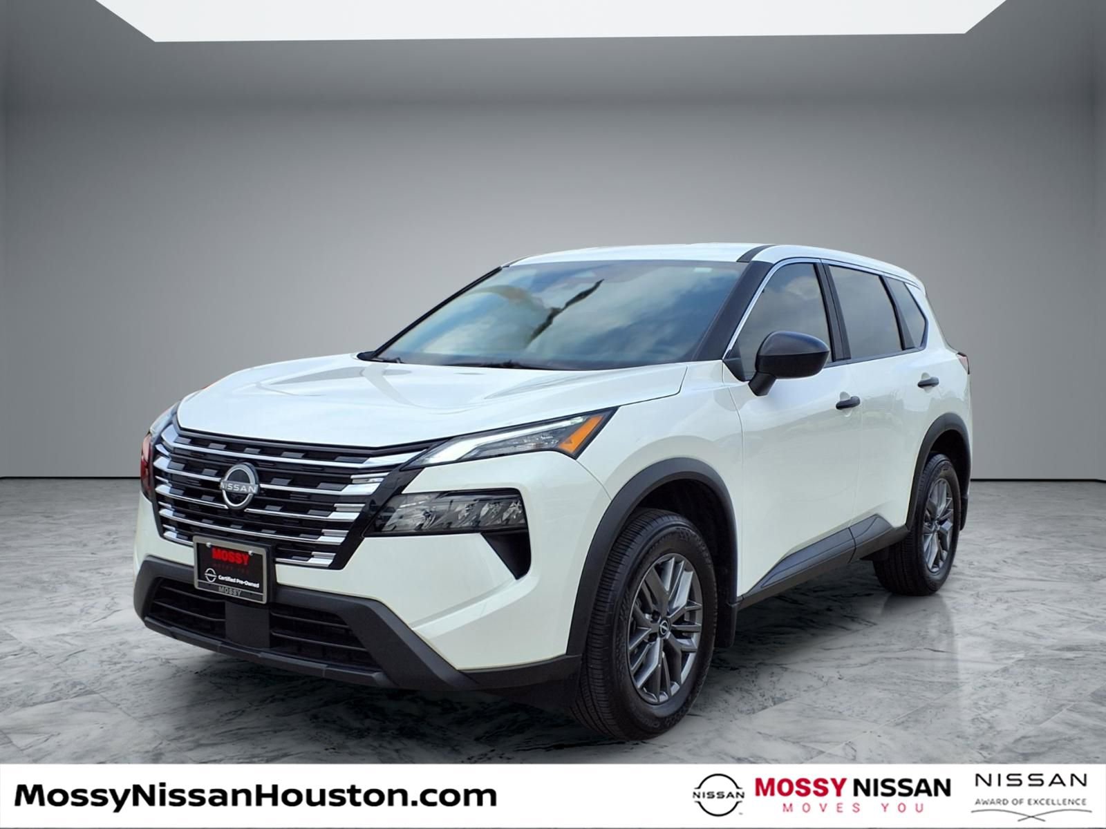 Used 2025 Nissan Rogue S image 4