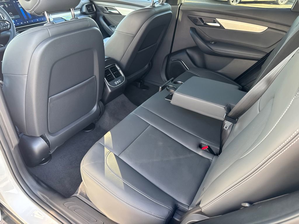 New 2025 VinFast VF 8 Plus AWD/4WD image 19