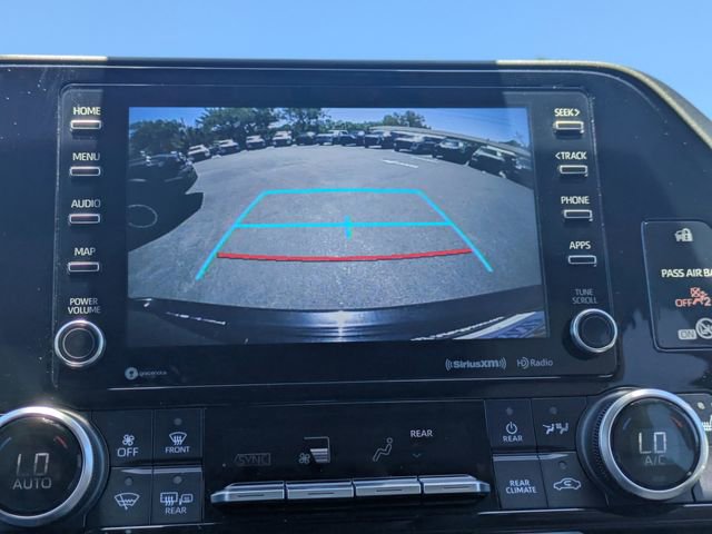 Used 2020 Toyota Highlander XLE image 24