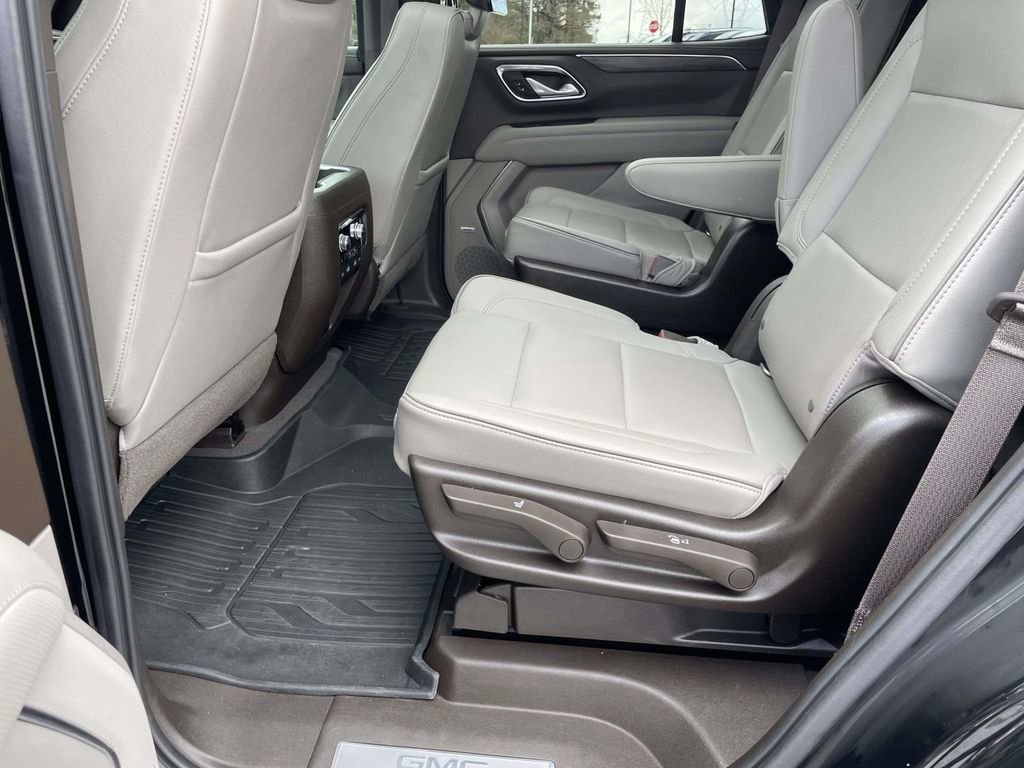 Used 2021 GMC Yukon SLT w/ SLT Premium Package image 15