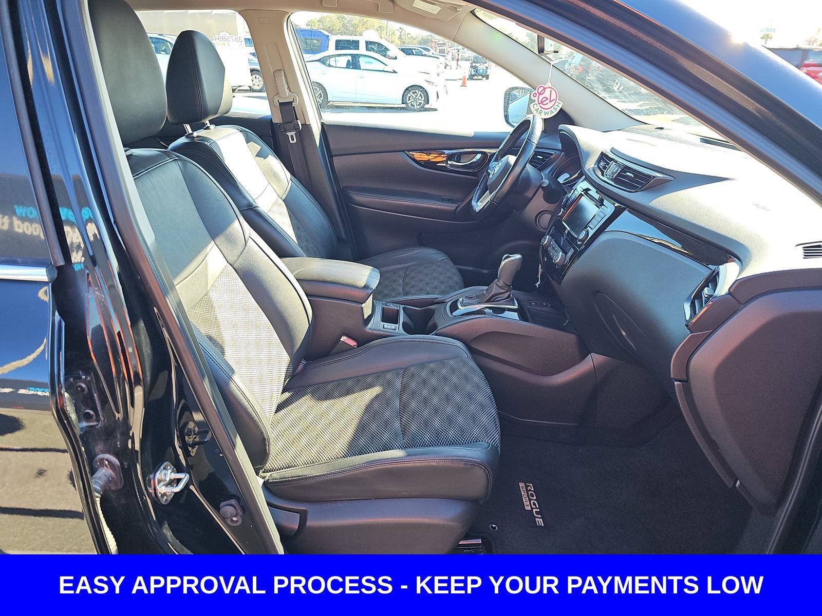 Used 2022 Nissan Rogue Sport SV w/ Technology Package image 14