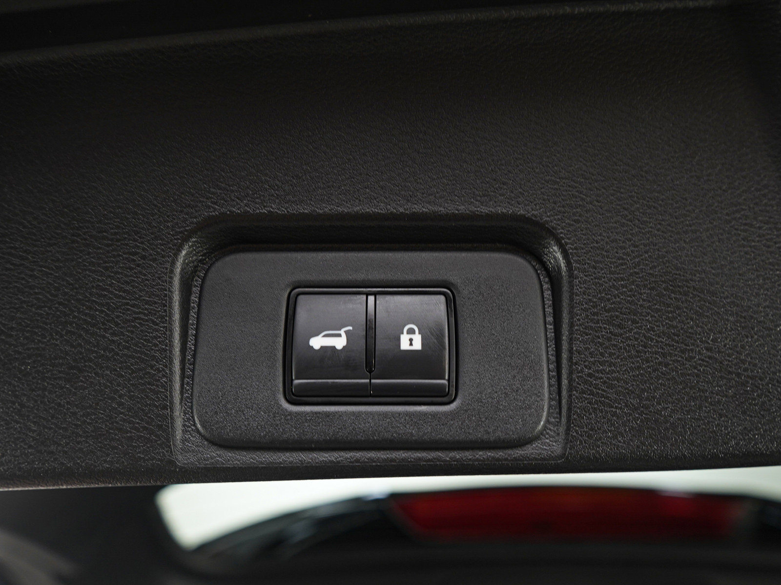 Used 2024 Nissan Rogue SV w/ SV Premium Package image 11