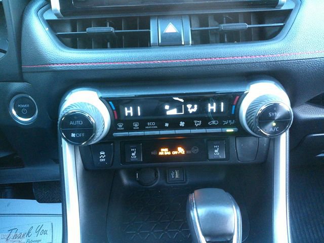 Used 2023 Toyota RAV4 SE w/ Weather & Moonroof Package image 18