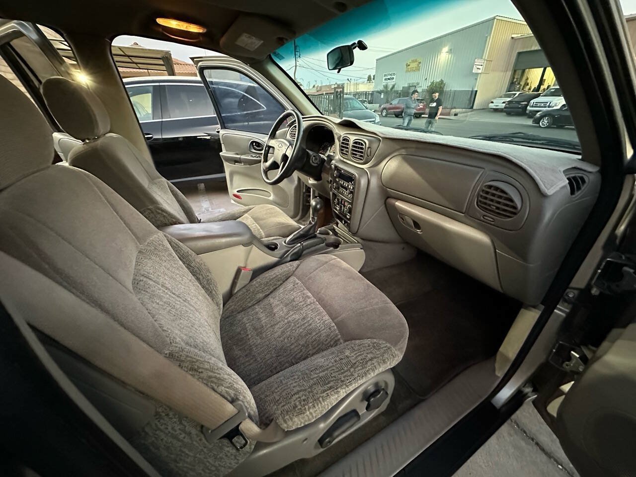 Used 2002 Chevrolet TrailBlazer LS w/ Preferred Equipment Group RWD image 10