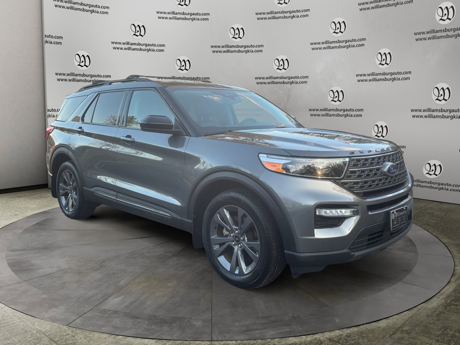 Used 2023 Ford Explorer XLT w/ Equipment Group 202A image 7