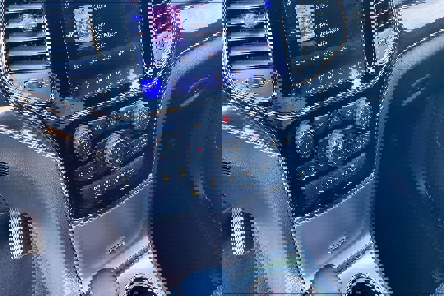 Used 2019 Jeep Grand Cherokee Overland image 33