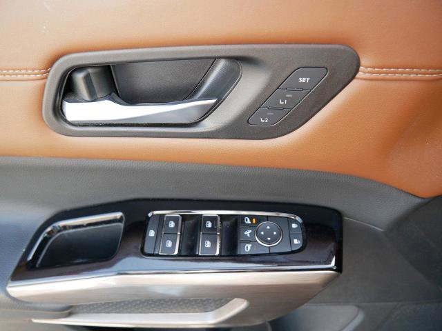 Certified 2023 Nissan Pathfinder Platinum w/ Cargo Package image 16