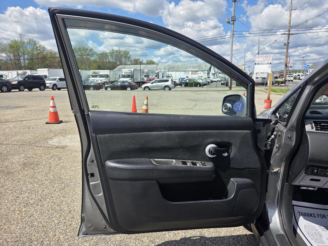 Used 2012 Nissan Versa 1.8 S w/ Convenience Pkg FWD image 9