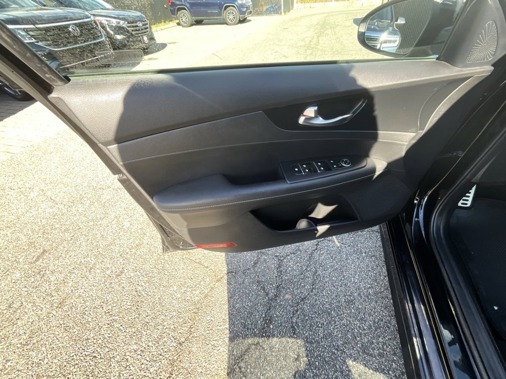 Used 2023 Kia Forte GT-Line image 6