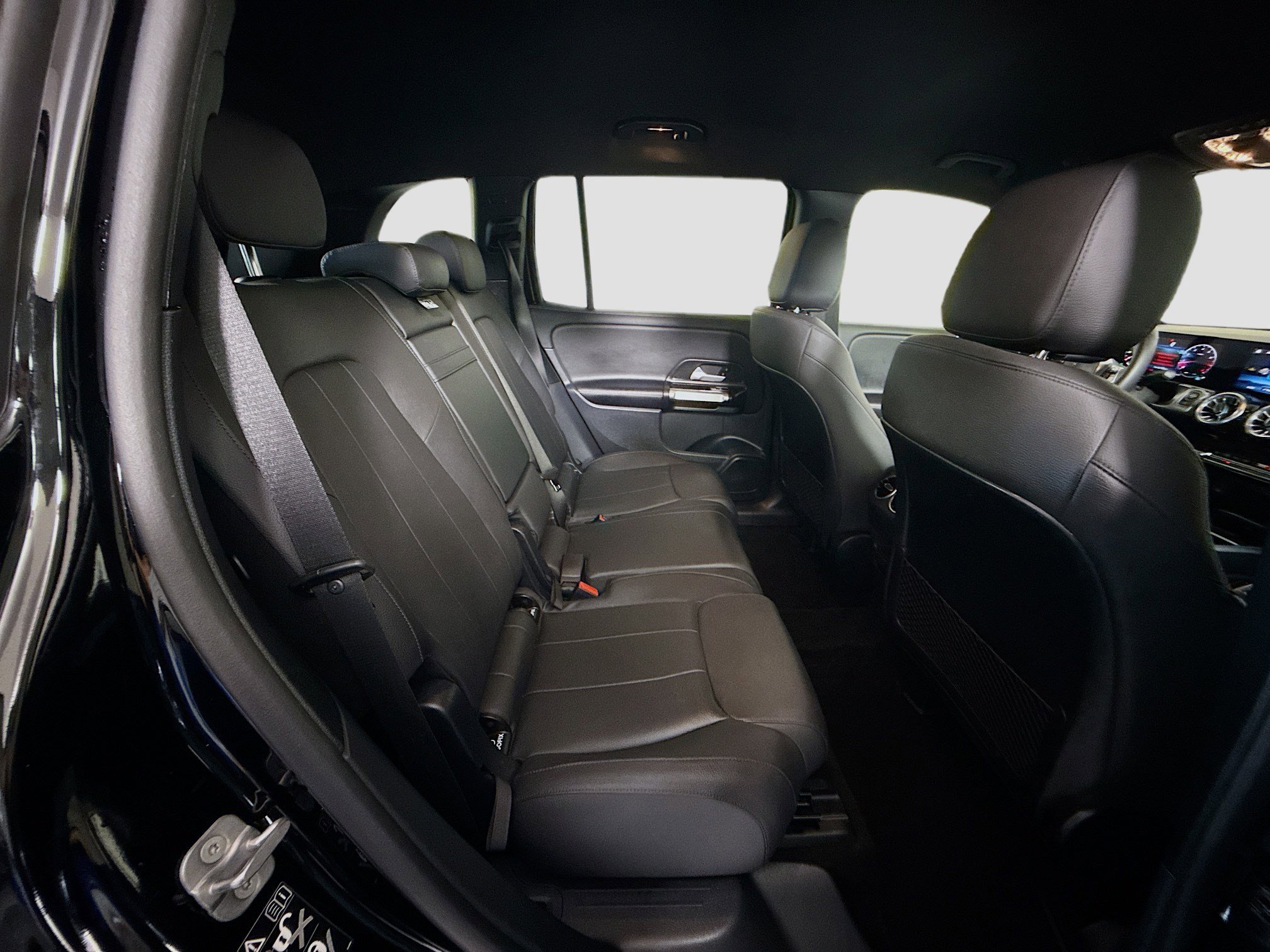 Used 2025 Mercedes-Benz GLB 250 image 27