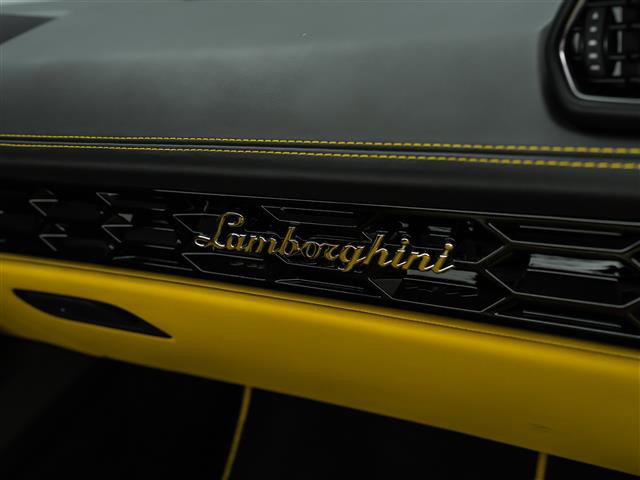 Used 2020 Lamborghini Huracan EVO image 29