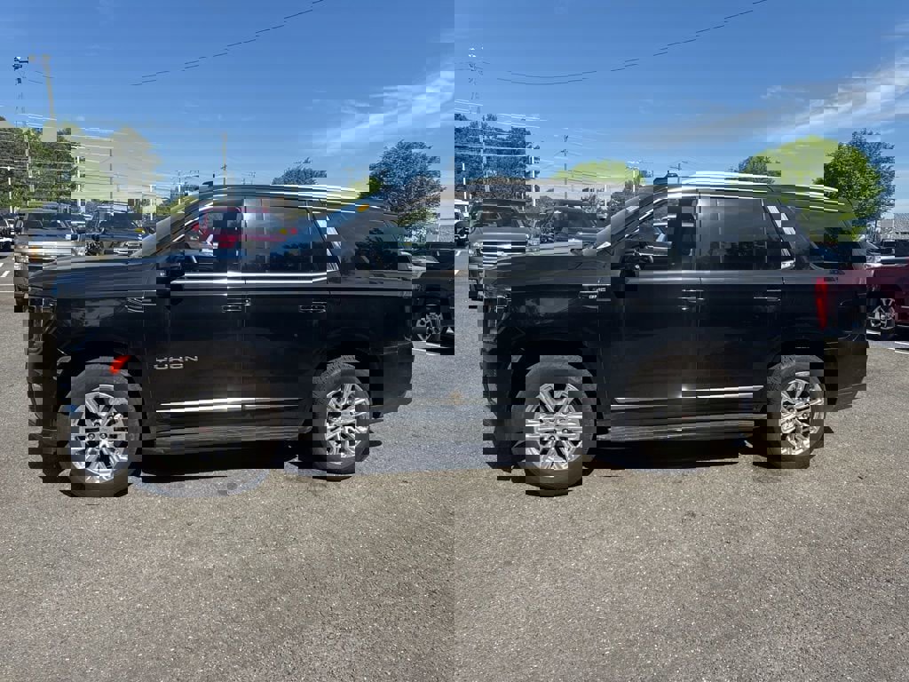 Certified 2023 GMC Yukon SLT w/ SLT Premium Package image 4