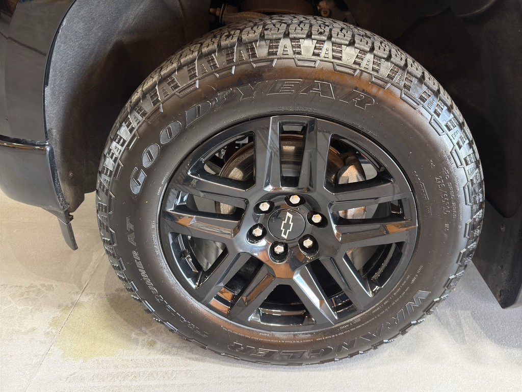 Used 2024 Chevrolet Silverado 1500 RST AWD/4WD image 9