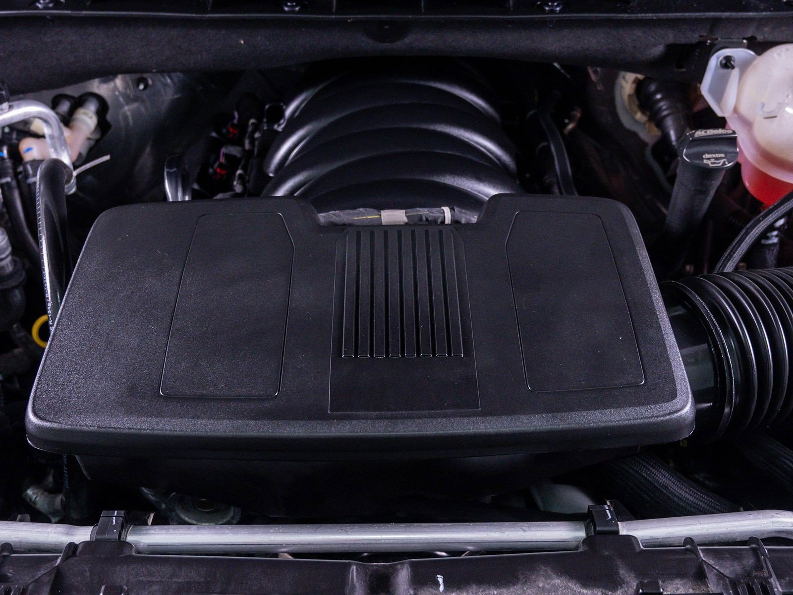 Used 2025 Chevrolet Tahoe High Country AWD/4WD image 7