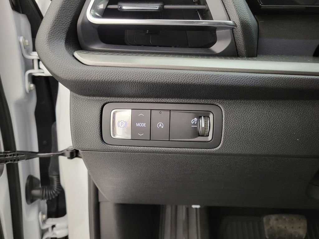 New 2026 Chevrolet Traverse LT w/ Driver Confidence Package FWD image 30