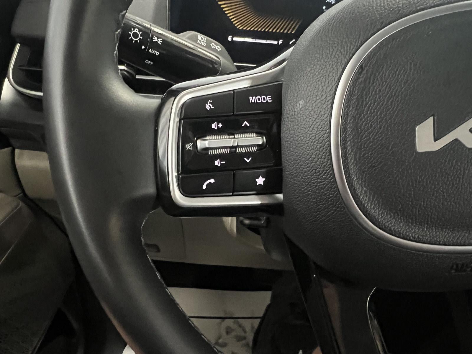 Used 2026 Kia Carnival FWD image 10