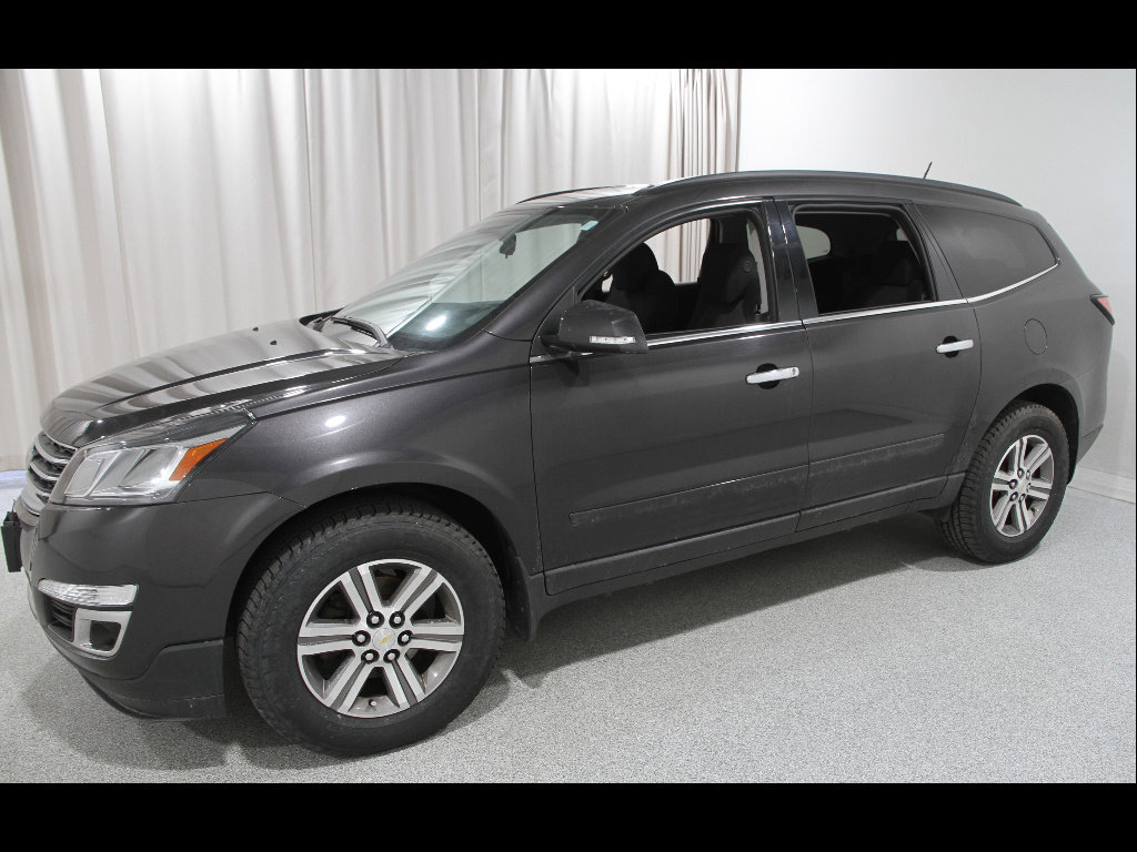Used 2017 Chevrolet Traverse LT image 3