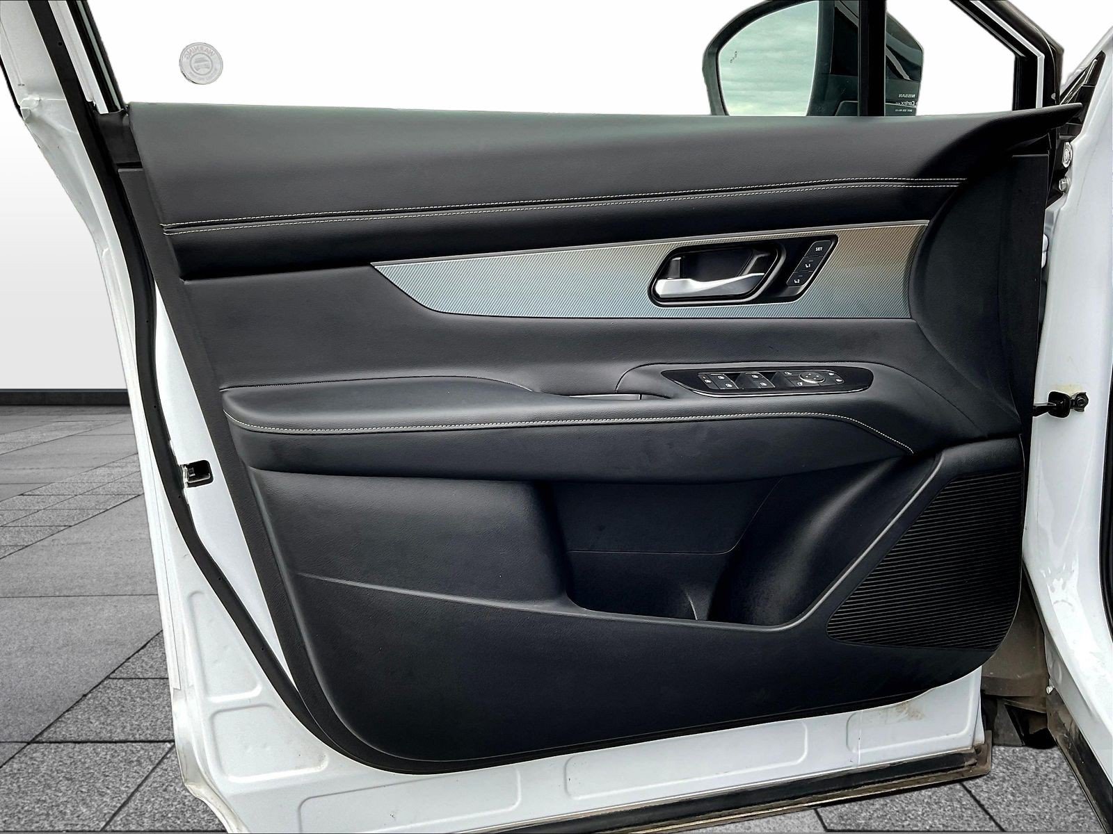 Certified 2025 Nissan Murano SL AWD/4WD image 23