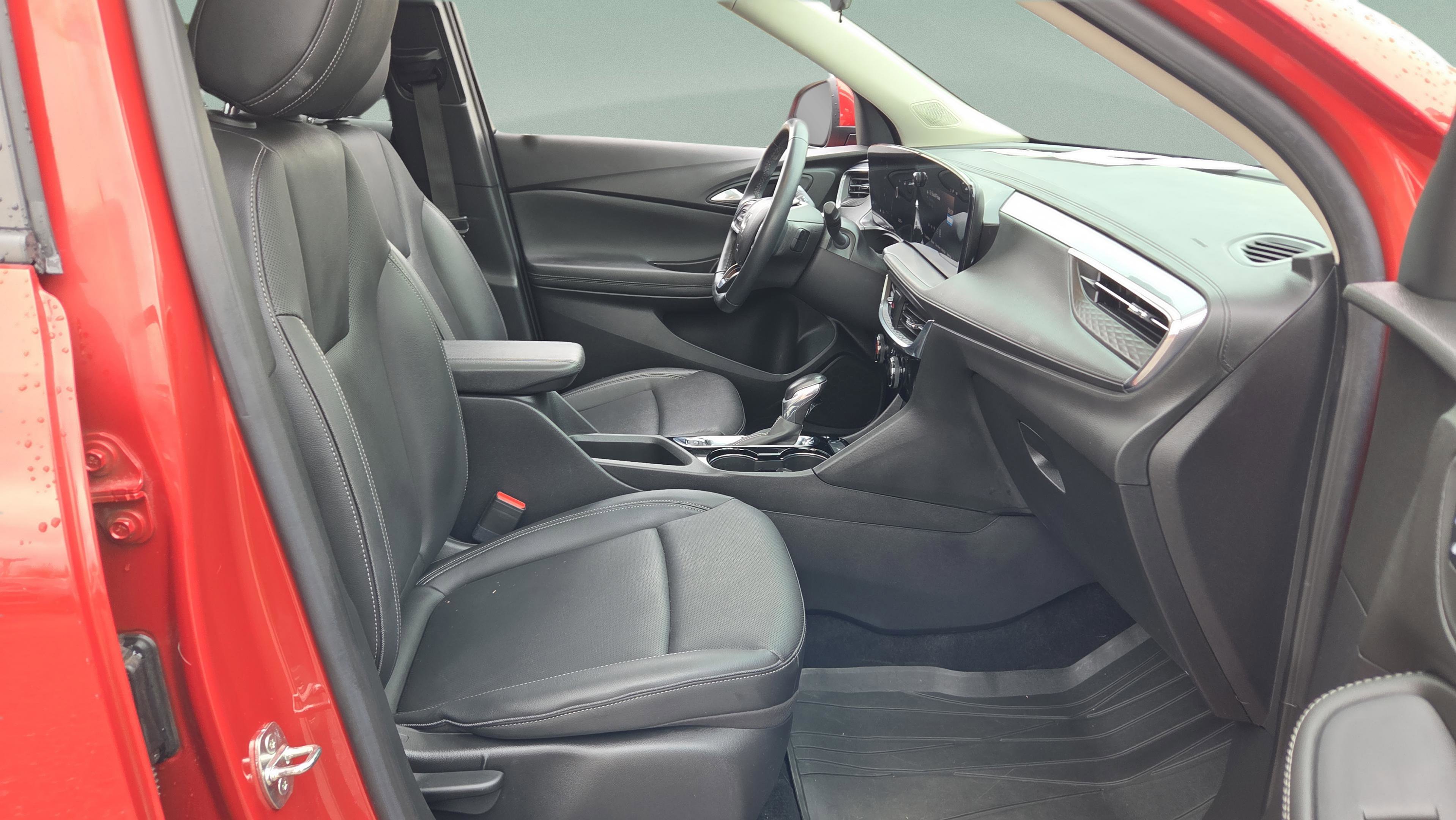 Used 2024 Buick Encore GX Sport Touring w/ Experience Buick Package image 17