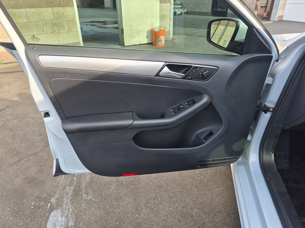 Used 2018 Volkswagen Jetta SE image 20