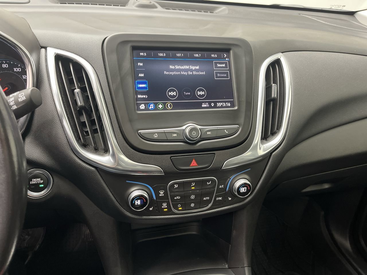 Used 2020 Chevrolet Equinox LT image 18