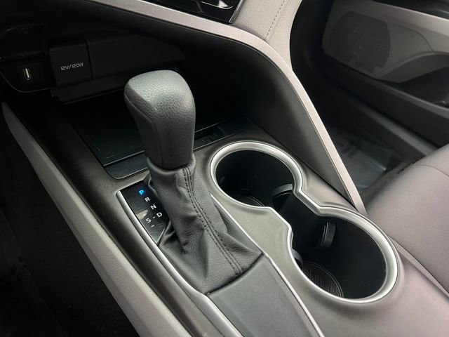 Used 2021 Toyota Camry LE image 25