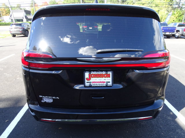 Certified 2026 Chrysler Pacifica Select FWD image 20