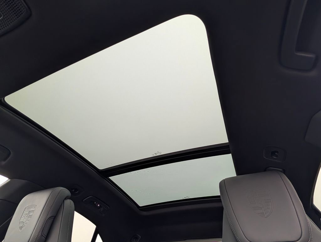 New 2026 Porsche Macan 4 Electric image 29