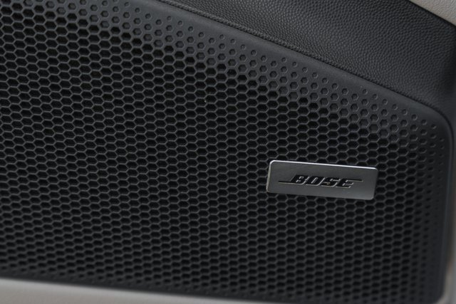 Used 2025 Porsche Macan 4 Electric image 10