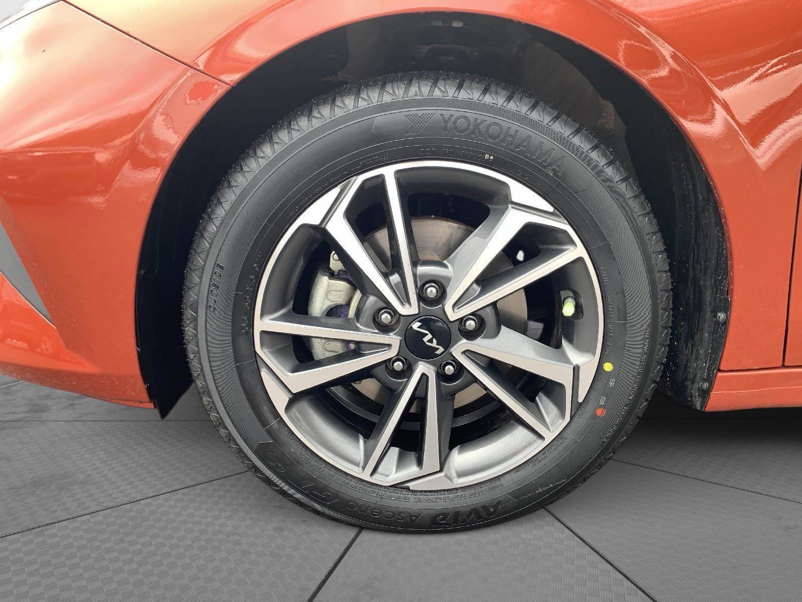 Used 2023 Kia Forte LXS w/ LXS Technology Package image 9