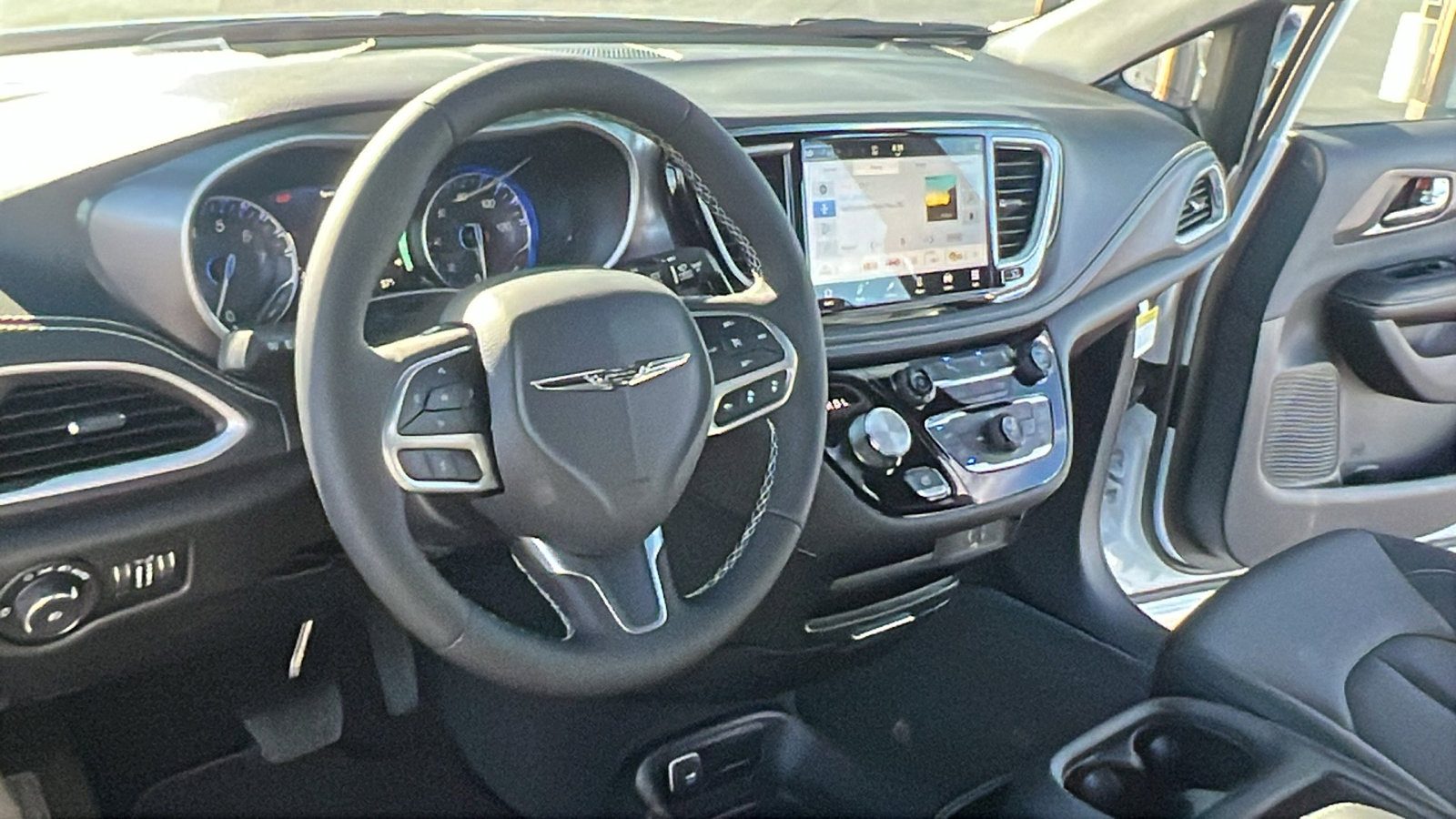 New 2026 Chrysler Pacifica Select image 14