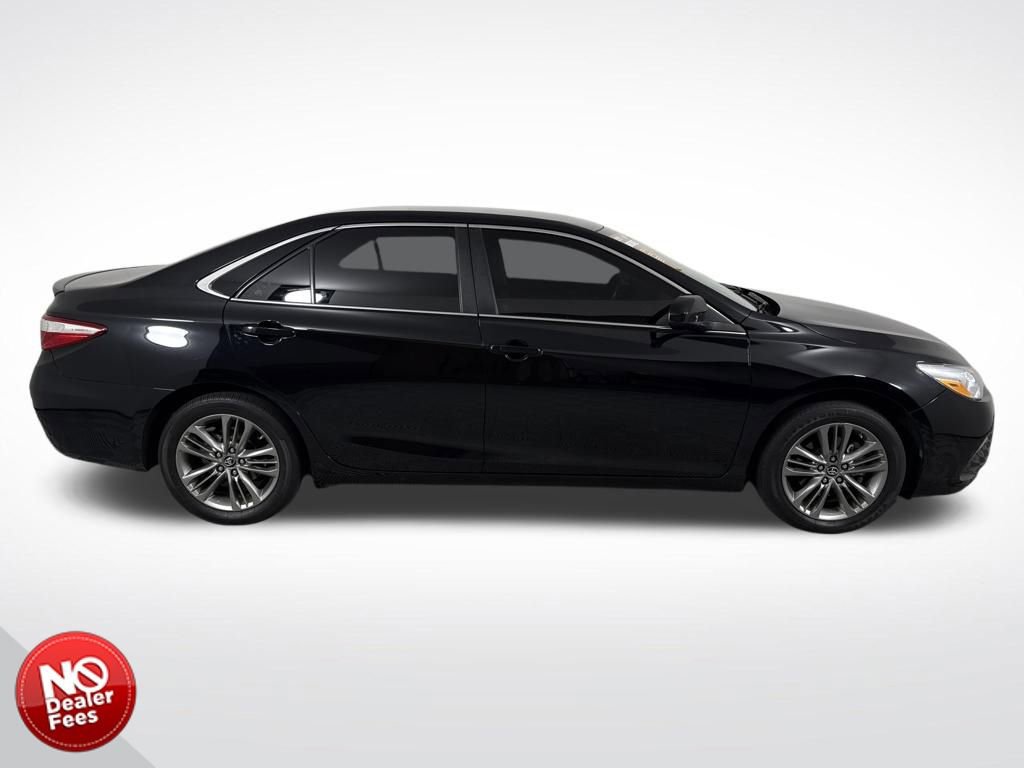 Used 2017 Toyota Camry SE image 2
