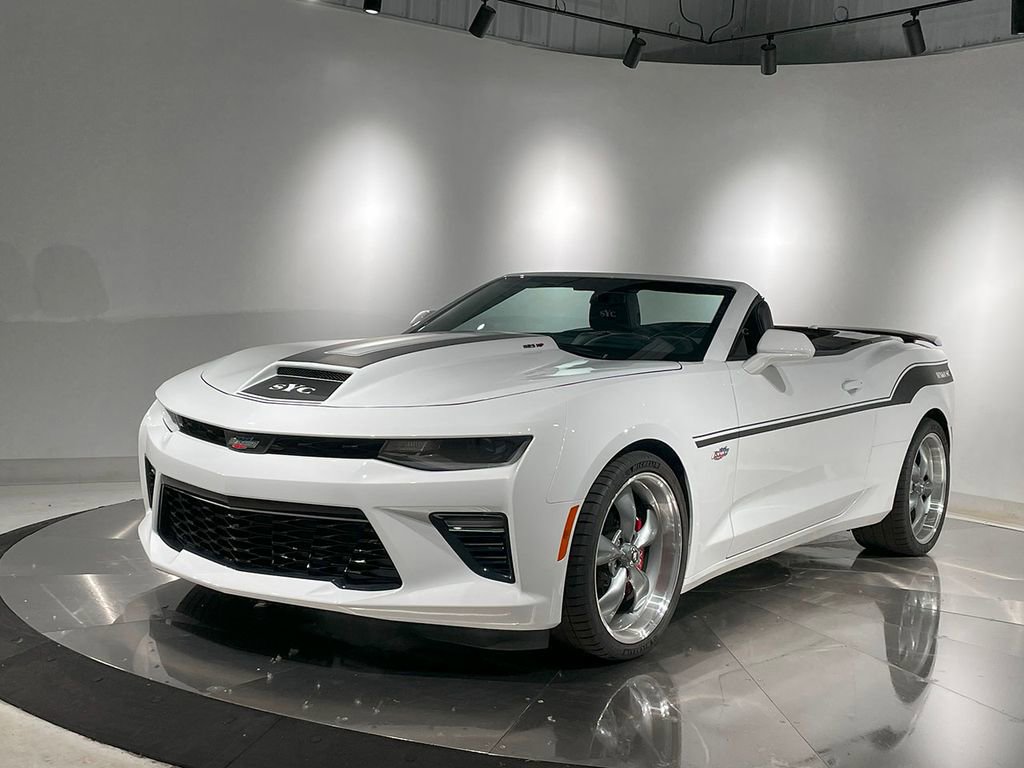 Used 2018 Chevrolet Camaro SS RWD image 2