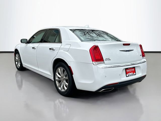 Used 2018 Chrysler 300 Limited w/ Safetytec Plus Group image 8