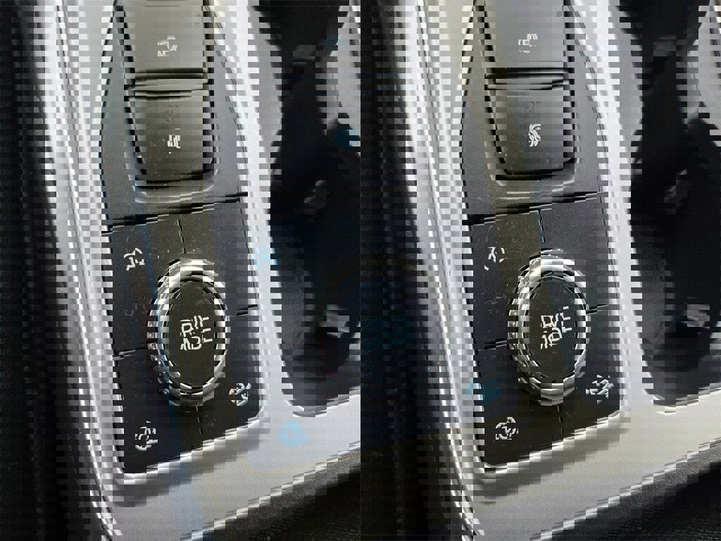 Used 2024 Ford Explorer XLT w/ Equipment Group 202A image 17