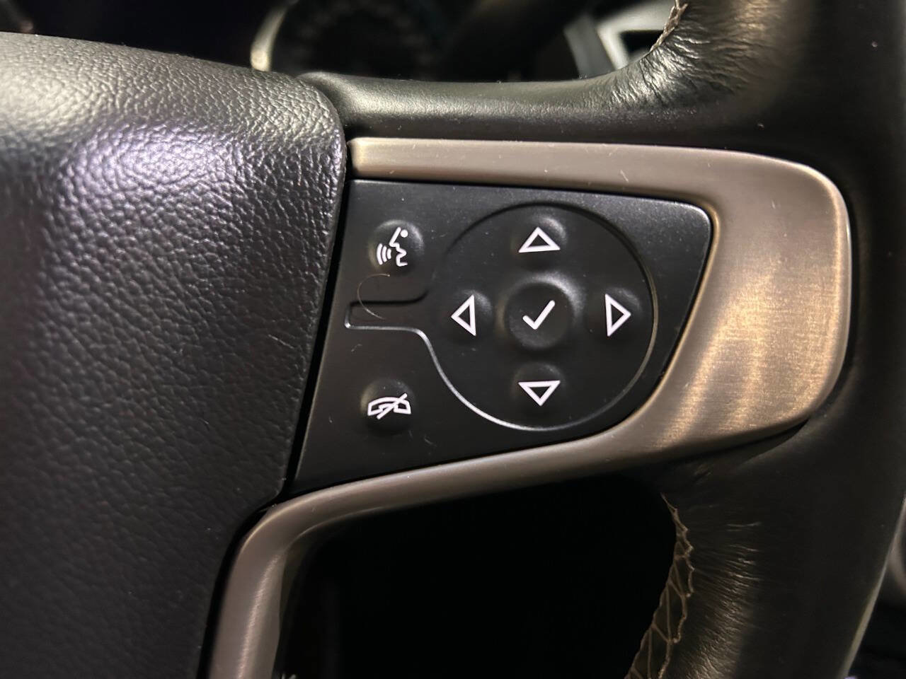 Used 2017 GMC Yukon XL Denali w/ Open Road Package image 16