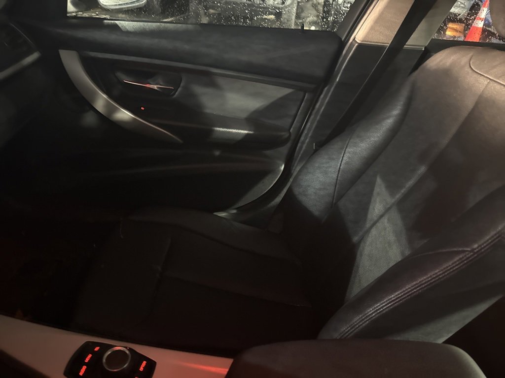 Used 2014 BMW 320i xDrive Sedan image 14