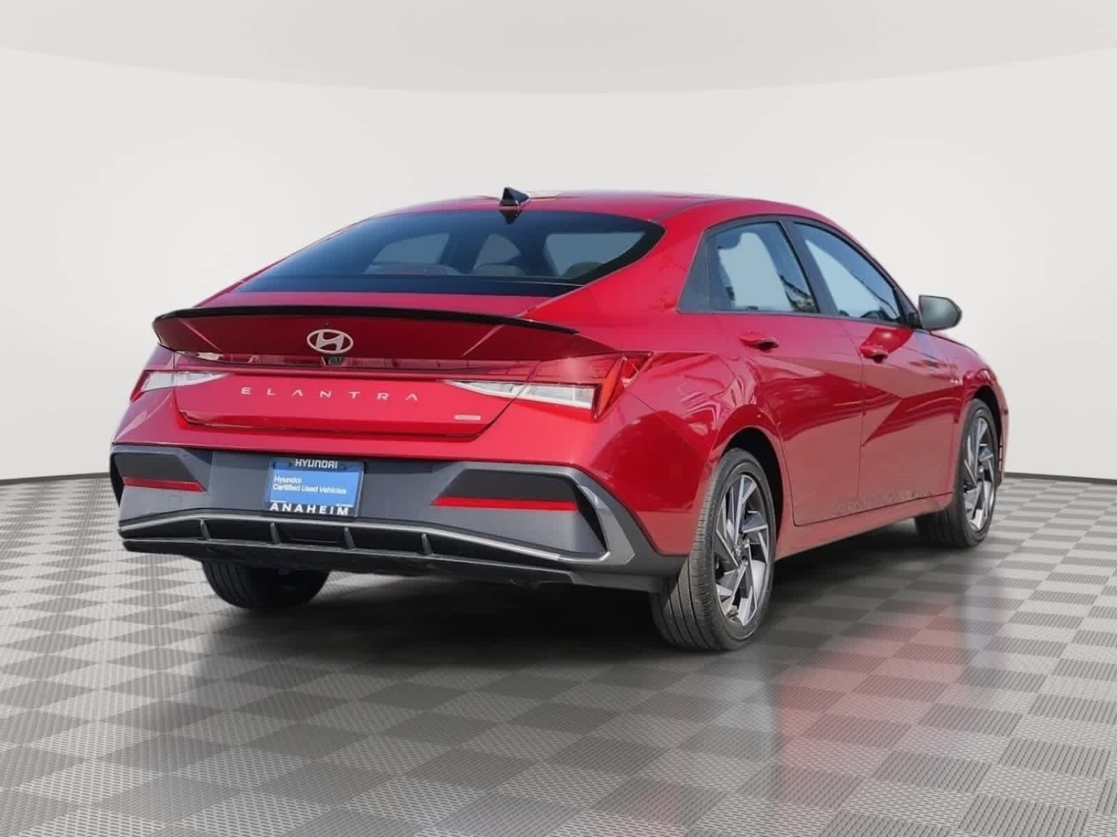 Used 2025 Hyundai Elantra SEL FWD image 7