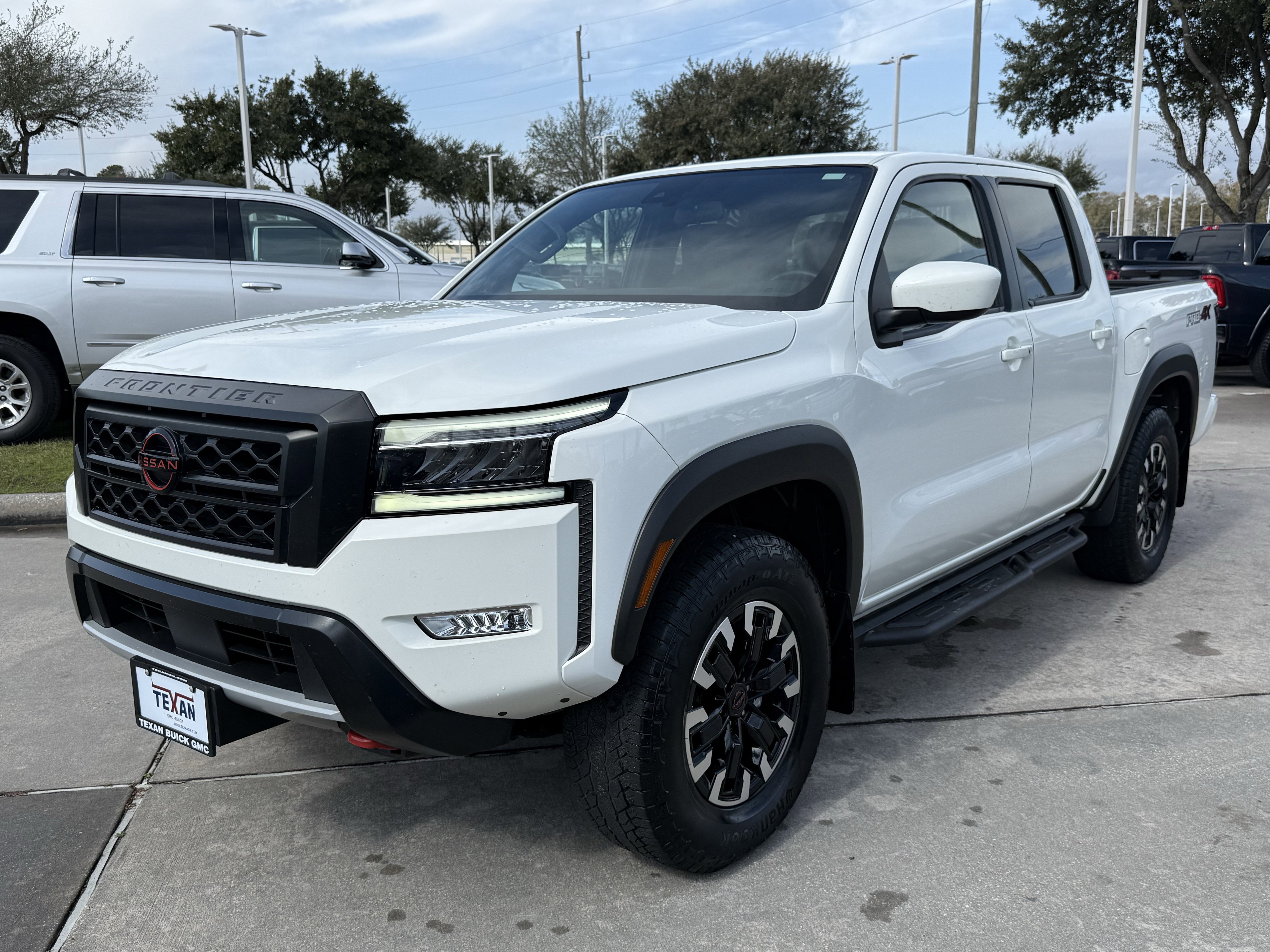 Used 2024 Nissan Frontier PRO-4X image 9