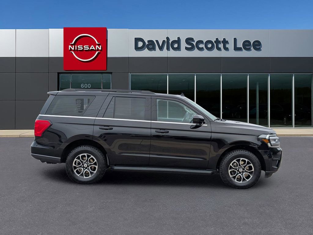 Used 2022 Ford Expedition XLT image 4