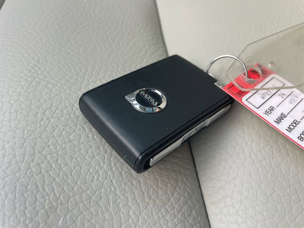 Certified 2024 Volvo XC60 B5 Core w/ Climate Package image 41