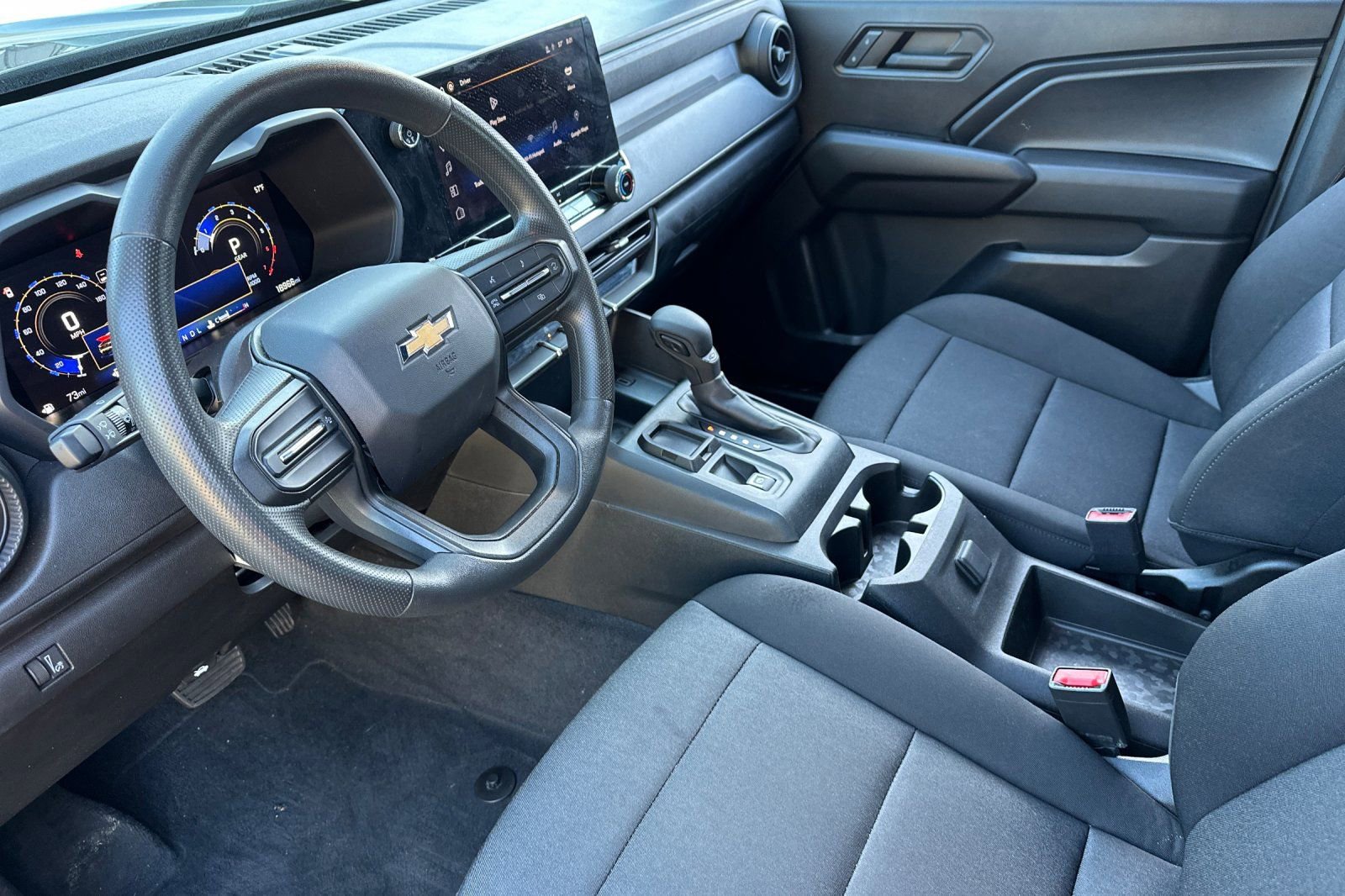 Used 2024 Chevrolet Colorado W/T image 10