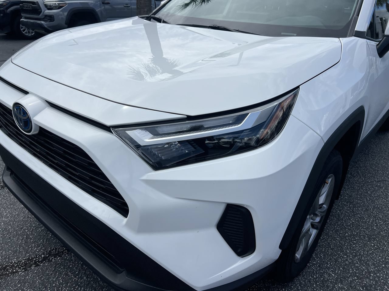 Used 2024 Toyota RAV4 XLE AWD/4WD image 6