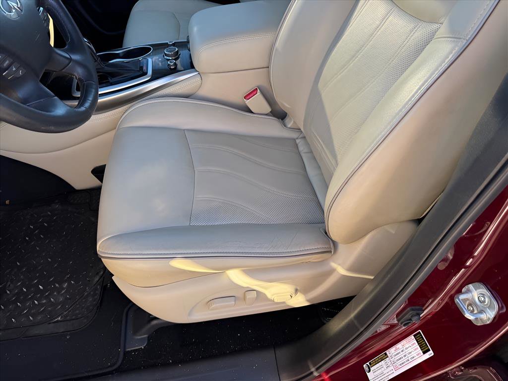 Used 2019 INFINITI QX60 Luxe w/ Essential Package image 7