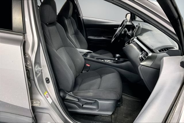 Used 2018 Toyota C-HR XLE FWD image 25